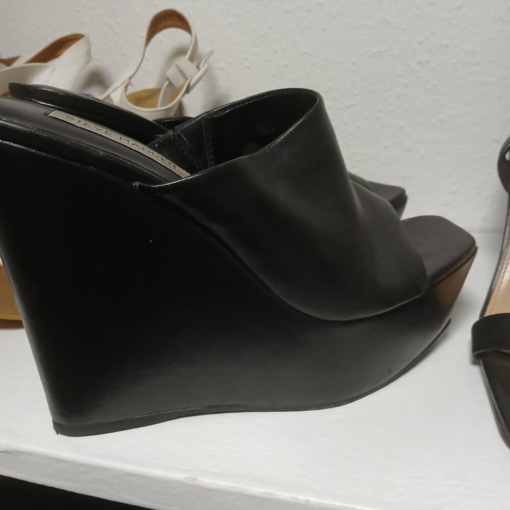 Black pumps size 8